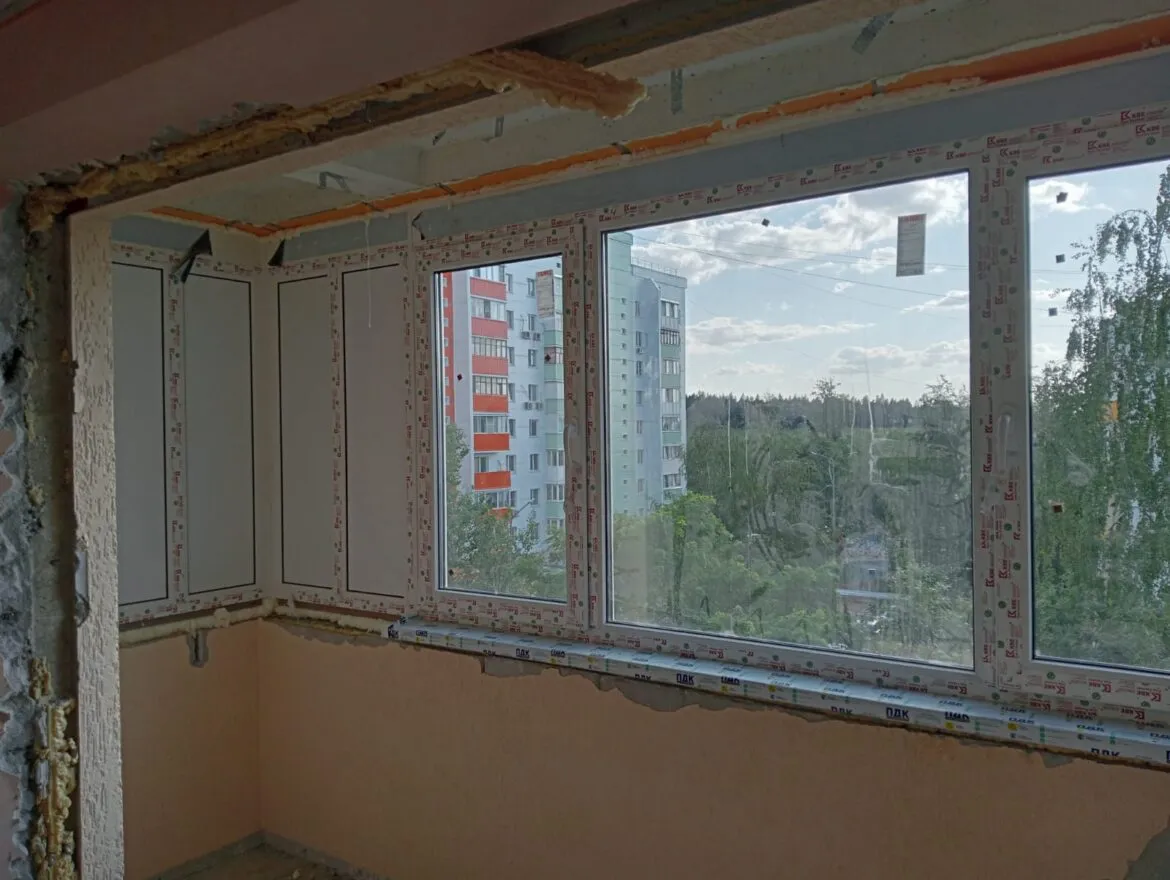 Установка профиля KBE Эксперт 70 в панельном доме