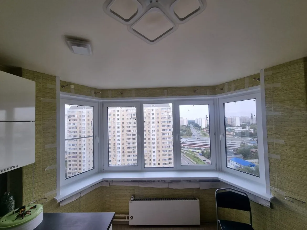 Установка KBE профиля в панельном доме