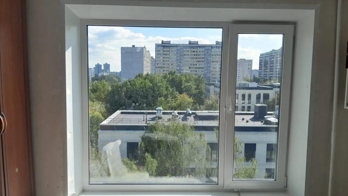 Остекление окон в панельной квартире — Москва, м. Южная